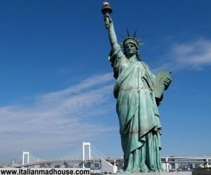 statua della liberta a new york Statua della Libertà ed Ellis Island: Storie Italiane